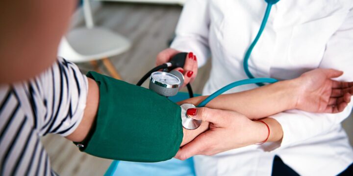 High Blood Pressure in Younger Adults Linked With Dementia Risk, Smaller Brain Size